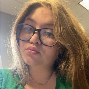 Meet your Posher, Ava